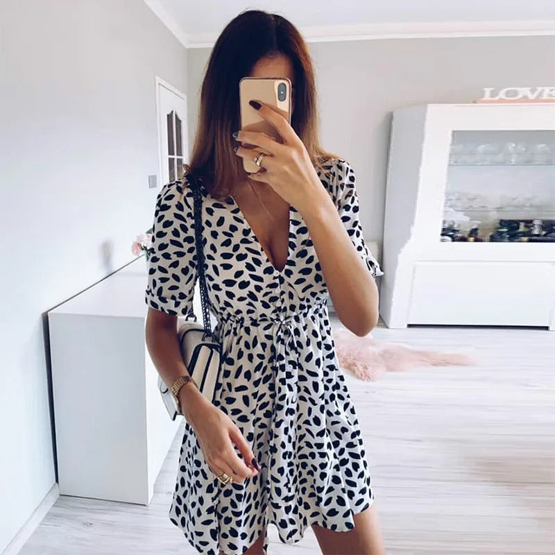Livia - Elegant sommarklänning med V-hals
